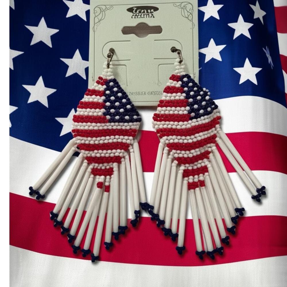 Patriotic American Flag Beaded Fringed Earrings NWT